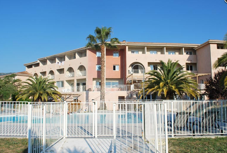 Adonis Saint Florent Εξωτερικό φωτογραφία